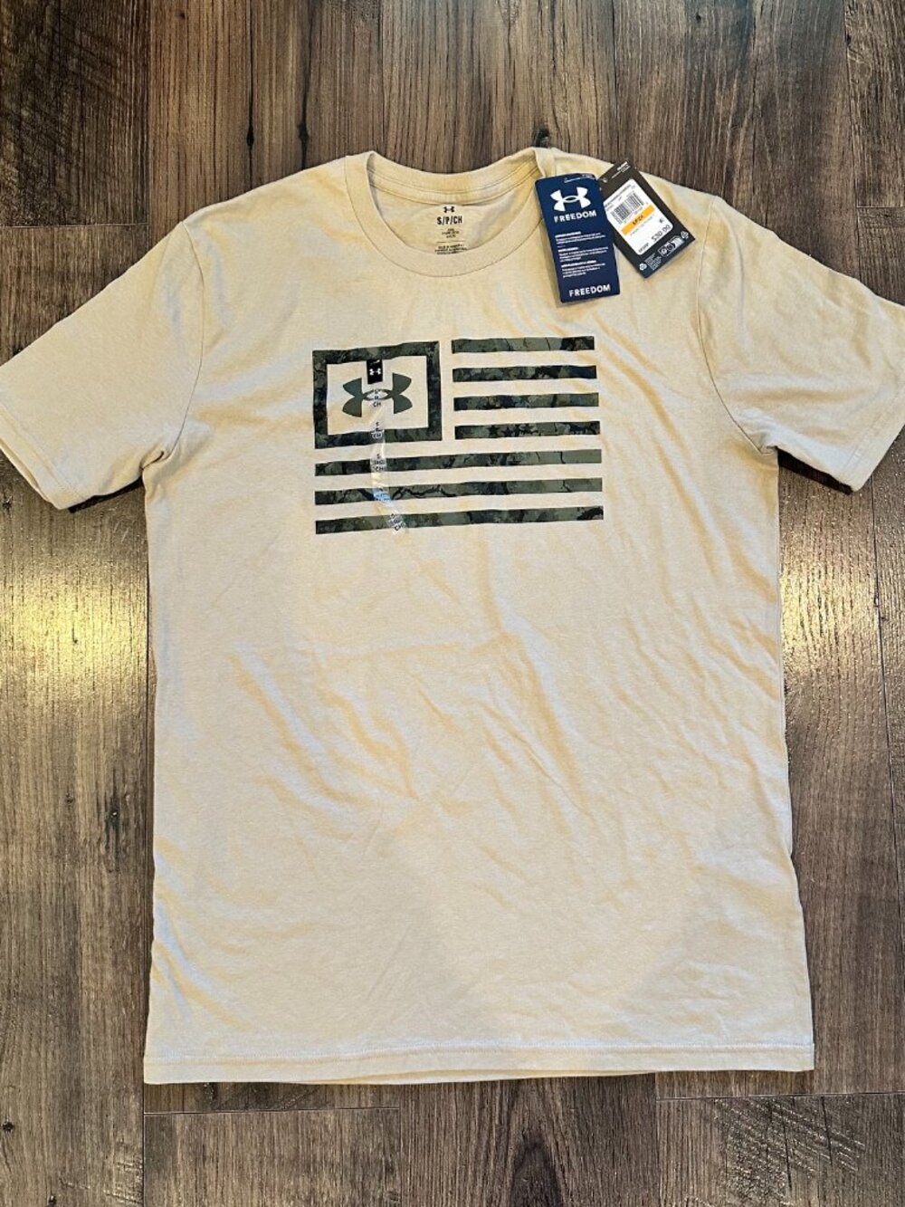 NWT Men's Under Armour Loose Freedom Flag Short Sleeved T-Shirt, Size: S NEW